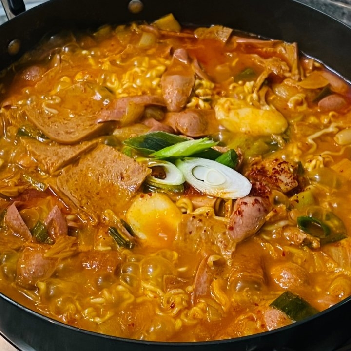 수제로만든 김씨네 부대찌개