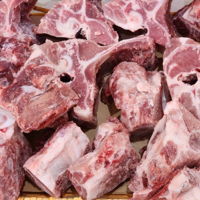 국내산 돼지등뼈 3kg (15대 내외)